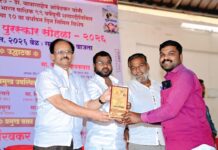दौंड तालुक्यातील पत्रकार अक्षय देवडे यांना ग्रामीण पत्रकारिता गौरव पुरस्कार प्रदान